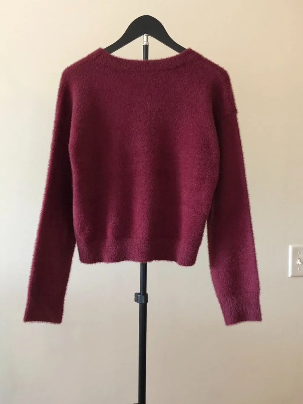South Moon Under Isla Crew Neck Crop Sweater Fuzzy Pullover Burgundy Size M